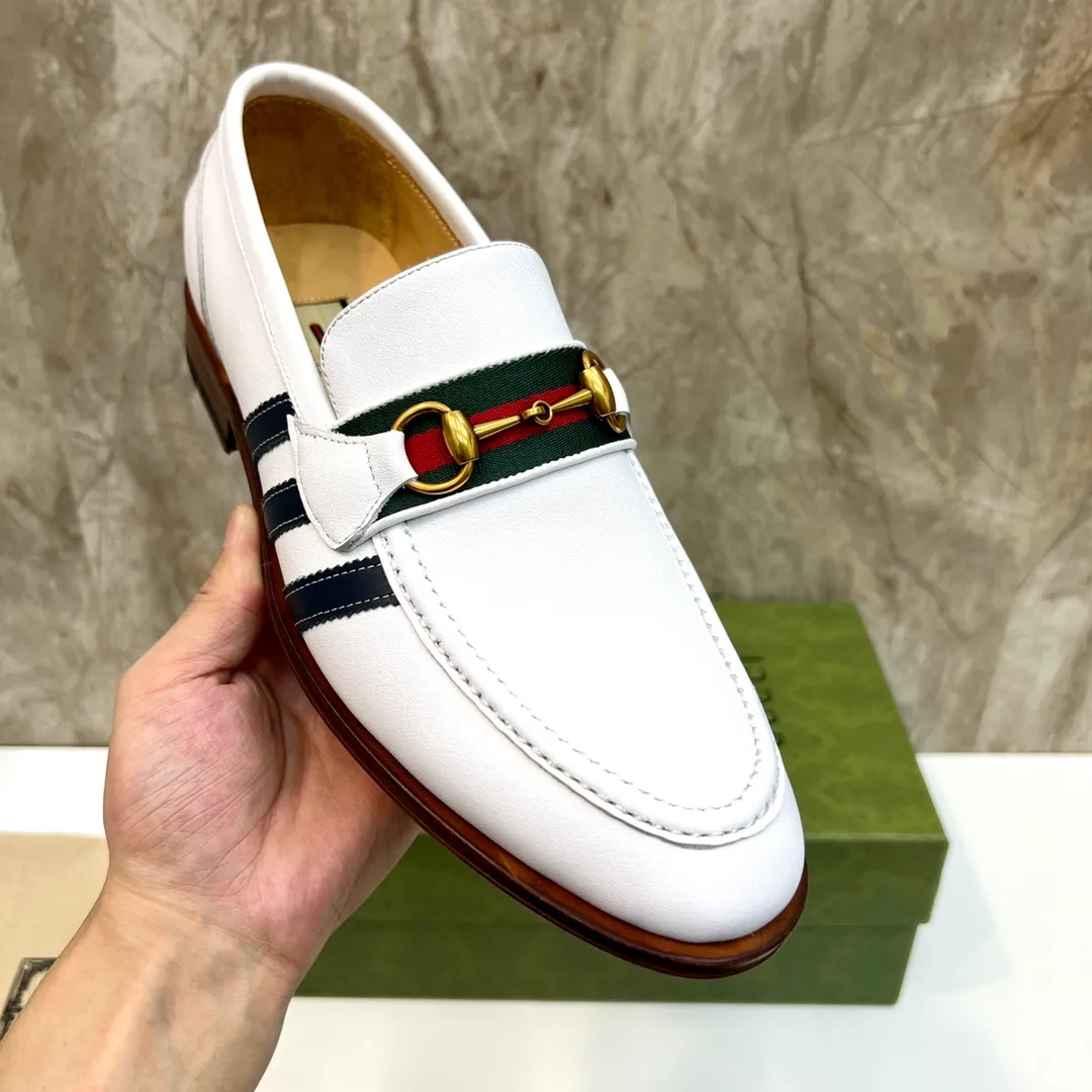 Original leather outsole P900 Brand: Co-branded Adidas｜GUCCI (Gucci) Standard code: Men's size 38–44 (45/46 can be customized) Grade: Same style as the official website Original quality Material: Original cowhide Leather lining Original leather outsole Style category: Men's fashionable casual leather shoes Distinguished big-name luxury elements top luxury Color: Actual picture